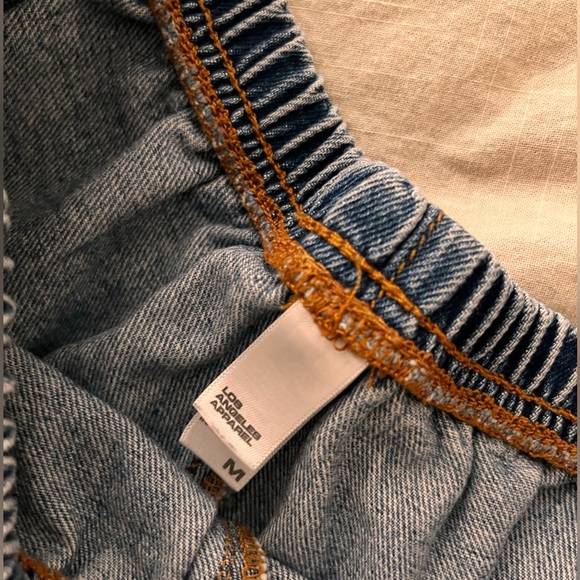 10 oz LA Apparel size M shorts in mint condition - Picture 4 of 4